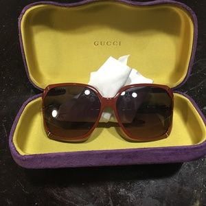 Gucci! Bamboo sunglasses 😎